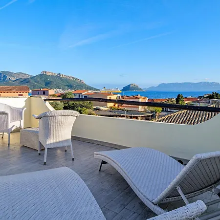 Sky View - By And Service Feriehus Golfo Aranci